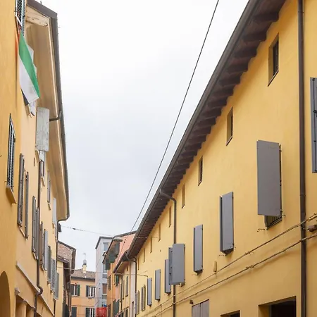 Senzanome Escape * Bologna