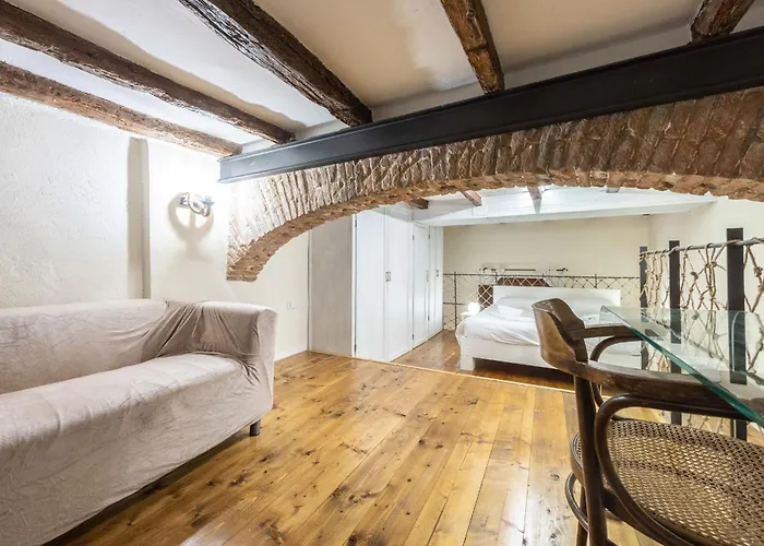 Senzanome Escape شقة *