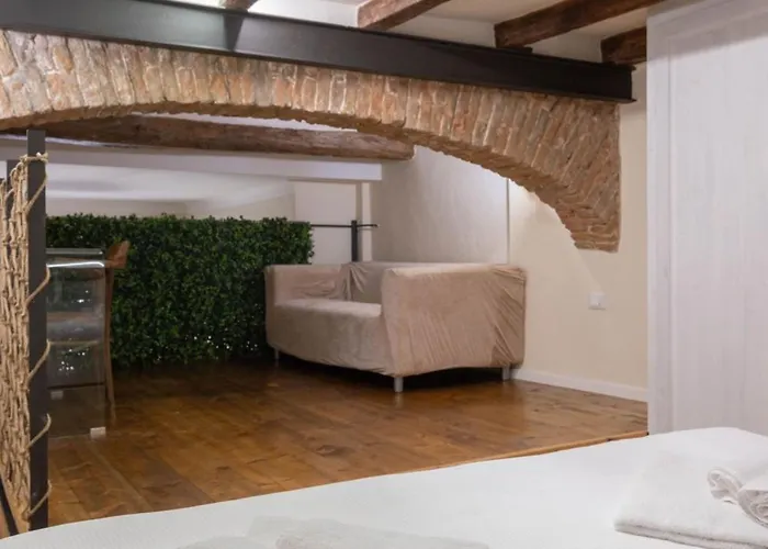 Senzanome Escape 볼로냐